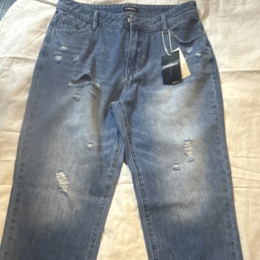 Flamingals Blue Distressed Cropped Jeans - Picture 7 of 11